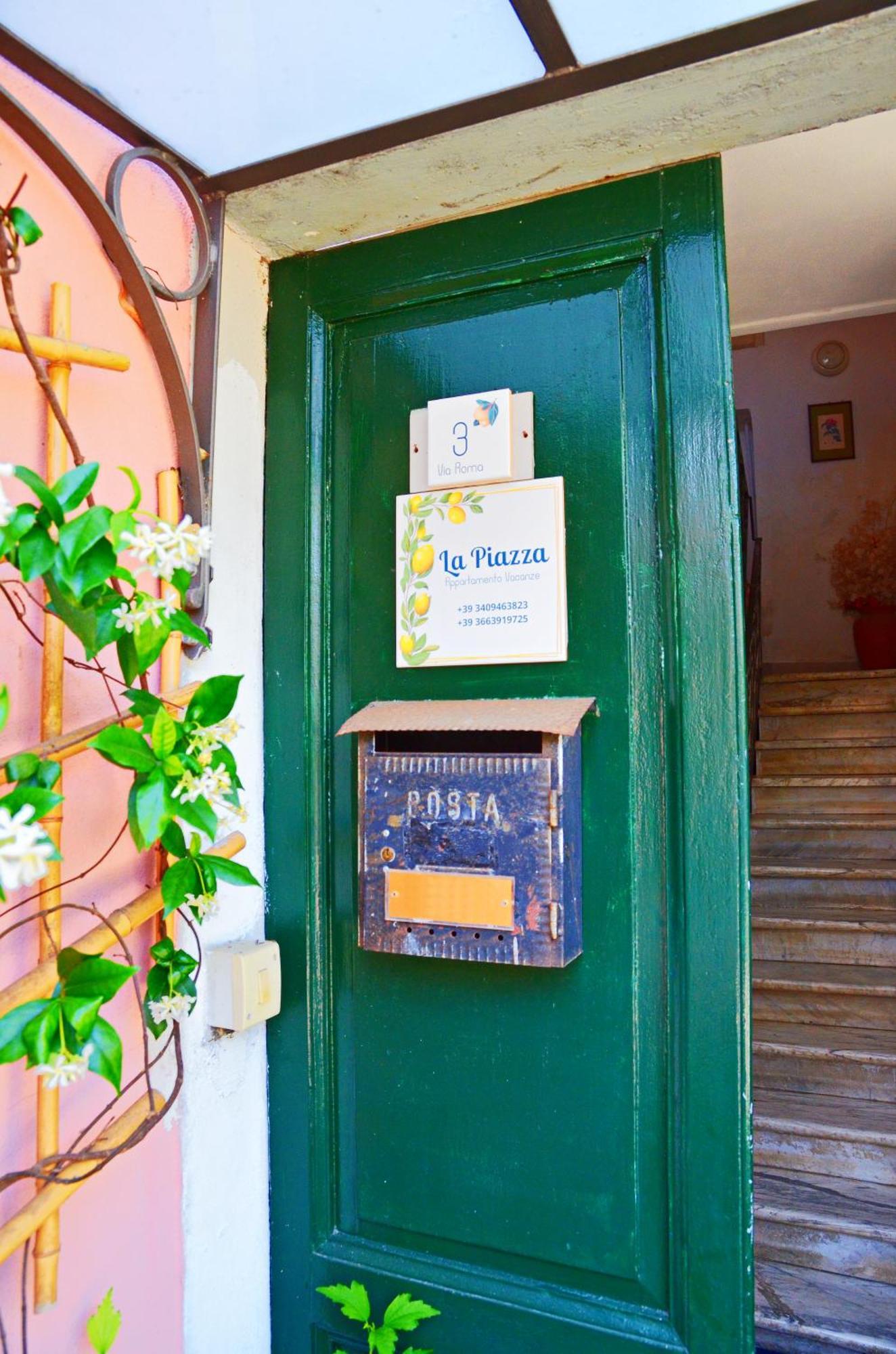 La Piazza - Appartamento Vacanze Piana Battolla Exterior photo